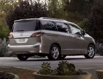 2011–17 Nissan Quest [North America] (E52) '12.2010–16