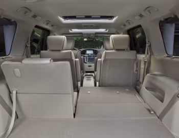 Интерьер 2011–17 Nissan Quest [North America] (E52) '12.2010–16