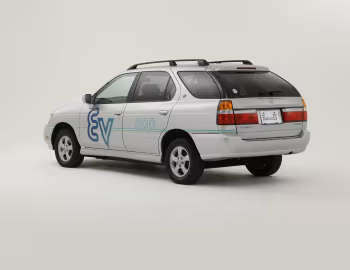 Nissan R'nessa EV (N30) '1997