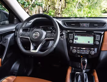 Interior 2017–20 Nissan Rogue [North America] (T32) '2016–20