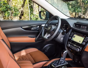 Interior 2017–20 Nissan Rogue [North America] (T32) '2016–20