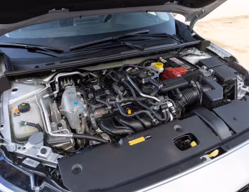 Bajo el capó Nissan Sentra Advance [Latam] '2023–24