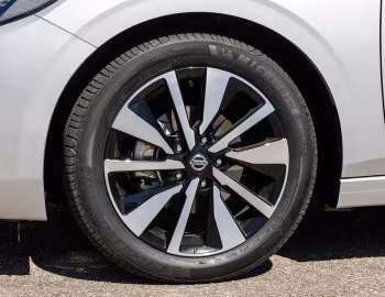 Nissan Sentra Advance [Latam] '2023–24