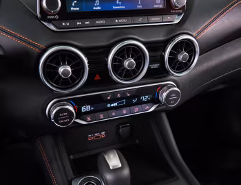 Interior 2020–23 Nissan Sentra SR [North America] '2020–23