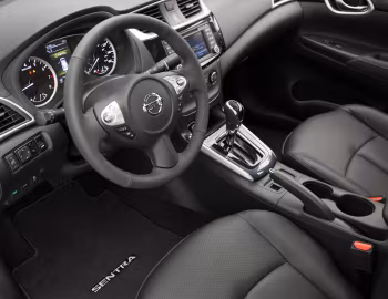 Interior 2016–19 Nissan Sentra SR [North America] (B17) '2015–19
