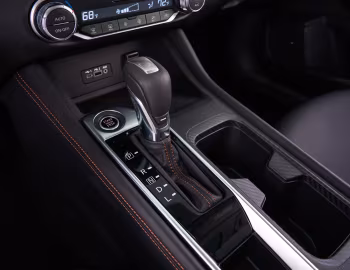 Interior 2020–23 Nissan Sentra SR [North America] '2020–23