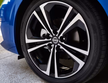 2020–23 Nissan Sentra SR [North America] '2020–23