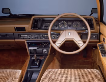 中控台 Nissan Silvia Hatchback (S110) '1979–83