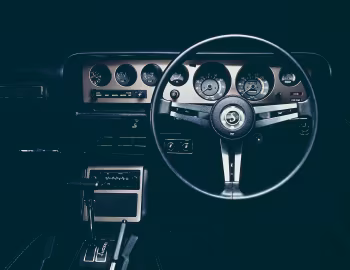 Передня панель Nissan Skyline 2000GTX-E S-Type Coupe (KGC111) '1975–77