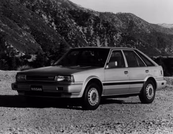1988 Nissan Stanza Hatchback [North America] (T12) '01.1987–88