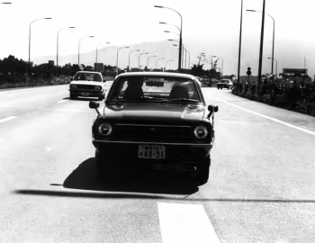 Nissan Sunny 4-door Sedan (B210) '1973–77
