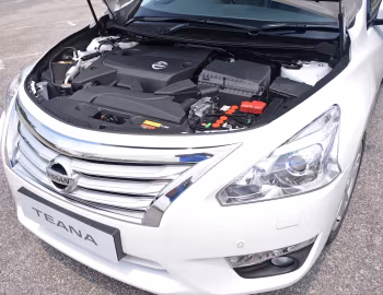 Sous la capuche Nissan Teana [Malaysia] (L33) '2014–19