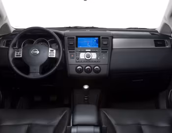 Торпедо Nissan Tiida Hatchback [EU-spec] (C11) '2007–10
