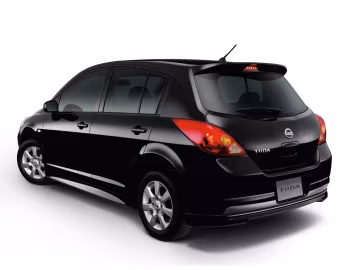 Nissan Tiida Hatchback (C11) '2010–13