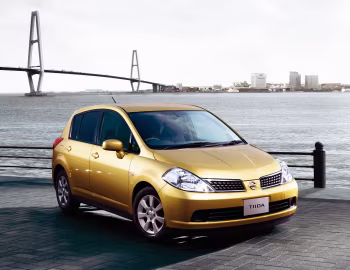 Nissan Tiida Hatchback [Japan] (C11) '09.2004–01.2008