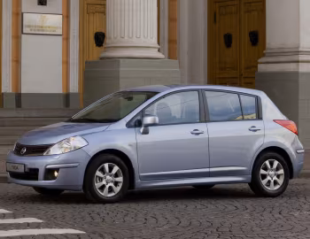 Nissan Tiida Hatchback (C11) '2010–13