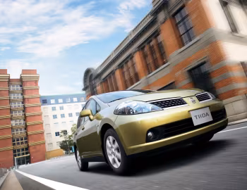 Nissan Tiida Hatchback [China] (C11) '04.2005–01.2008