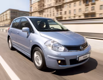 Nissan Tiida Hatchback (C11) '2010–13