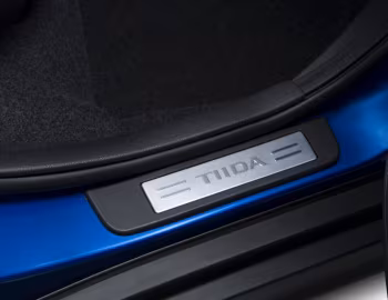 Интерьер Nissan Tiida Hatchback [EU-spec] (C11) '2007–10