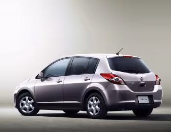 Nissan Tiida Hatchback [Japan] (C11) '01.2008–06.2012
