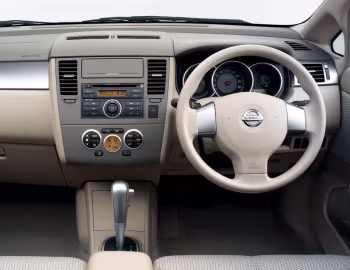 Передня панель Nissan Tiida Hatchback [Japan] (C11) '01.2008–06.2012