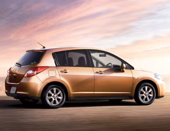 Nissan Tiida Hatchback [Japan] (C11) '01.2008–06.2012