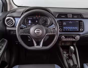 中控台 Nissan Versa [Latam] '2023–至今