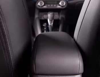 Интерьер Nissan Versa [Latam] '2023–н.в.
