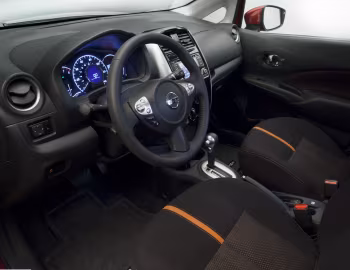 Interior 2015–16 Nissan Versa Note SR [North America] (E12) '2014–16