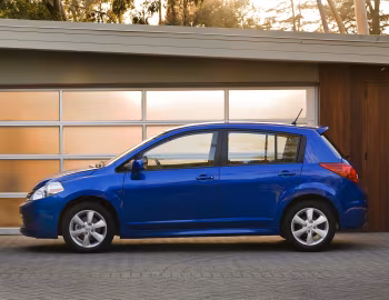 2010–12 Nissan Versa Hatchback (C11) '2009–12