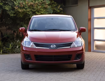 2010–11 Nissan Versa Sedan (C11) '2009–11