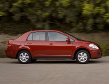 2010–11 Nissan Versa Sedan (C11) '2009–11