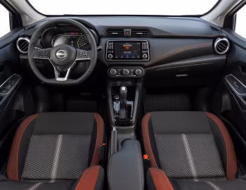 Торпедо Nissan Versa SR [Latam] '2024–н.в.