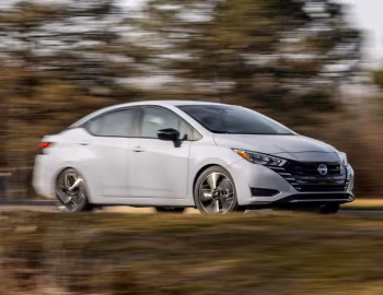 2023–pr. Nissan Versa SR [North America] '2022–pr.