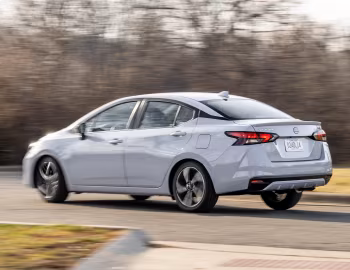 2023–pr. Nissan Versa SR [North America] '2022–pr.