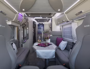 Interior 2014–20 Notin Liner 940G '2013–20