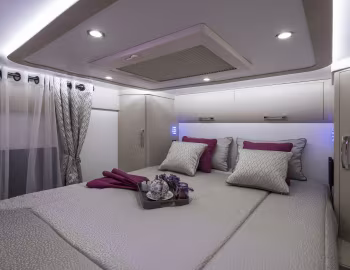 Interior 2014–20 Notin Liner 940G '2013–20