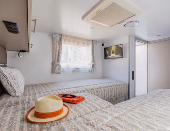 Interior 2022–pr. Notin Rubi JF '2021–pr.