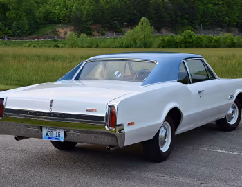 1966 Oldsmobile 442 Deluxe W-30 Holiday Coupe (3617)