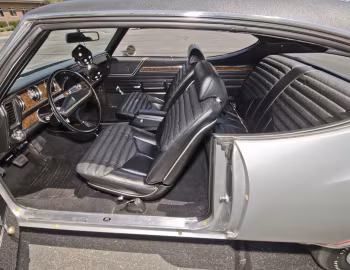Interior 1970 Oldsmobile 442 Holiday Coupe (4487)