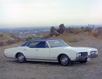 1968 Oldsmobile Delmont 88 Holiday Sedan (5439)