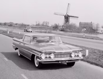1959 Oldsmobile Super 88 Holiday SportSedan (3539)