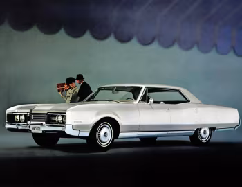 1967 Oldsmobile 98 Holiday Sedan (8439)