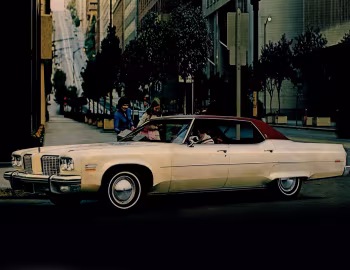 1974 Oldsmobile 98 Luxury Hardtop Sedan (V39)