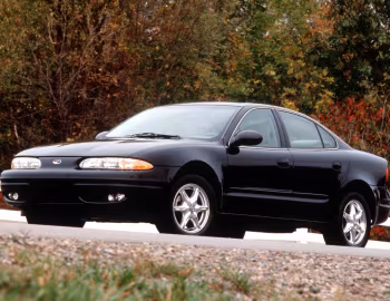 1999–2004 Oldsmobile Alero Sedan '04.1998–04.2004