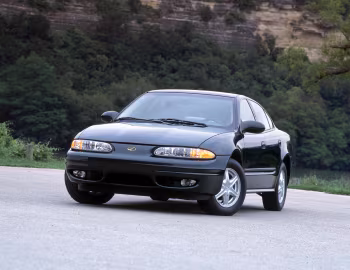 1999–2004 Oldsmobile Alero Sedan '04.1998–04.2004
