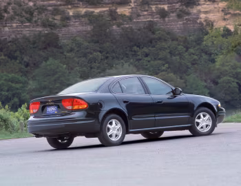 1999–2004 Oldsmobile Alero Sedan '04.1998–04.2004