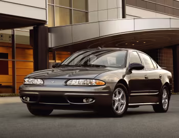 1999–2004 Oldsmobile Alero Sedan '04.1998–04.2004