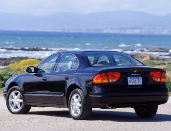 1999–2004 Oldsmobile Alero Sedan '04.1998–04.2004