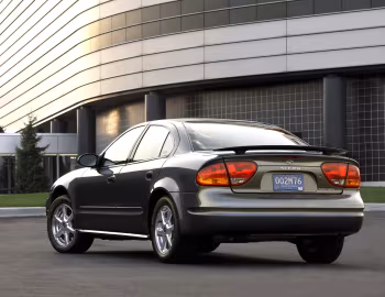 1999–2004 Oldsmobile Alero Sedan '04.1998–04.2004